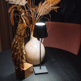 Kabellose Tischlampe mit modernem Design