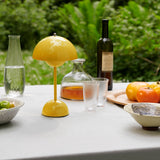 Stilvolle LED-Lampe mit modernem Design und warmem Licht