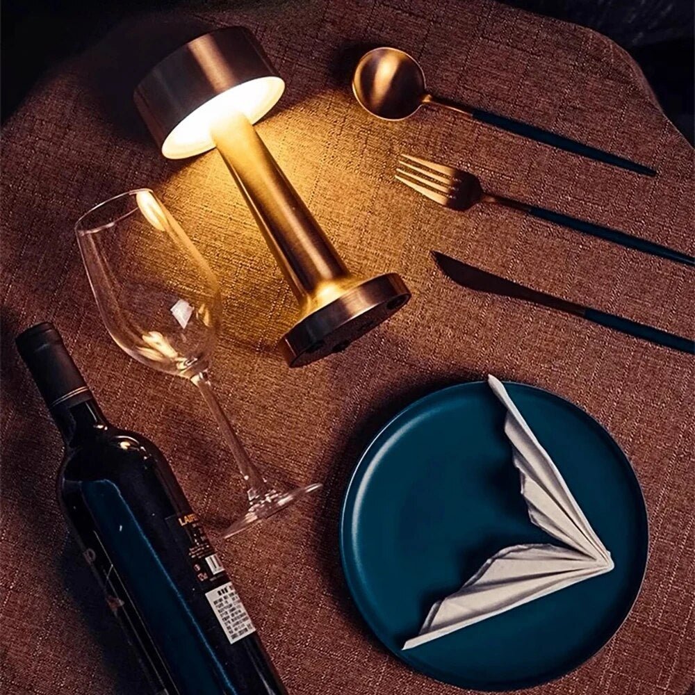 Kabellose Tischlampe mit modernem LED-Design