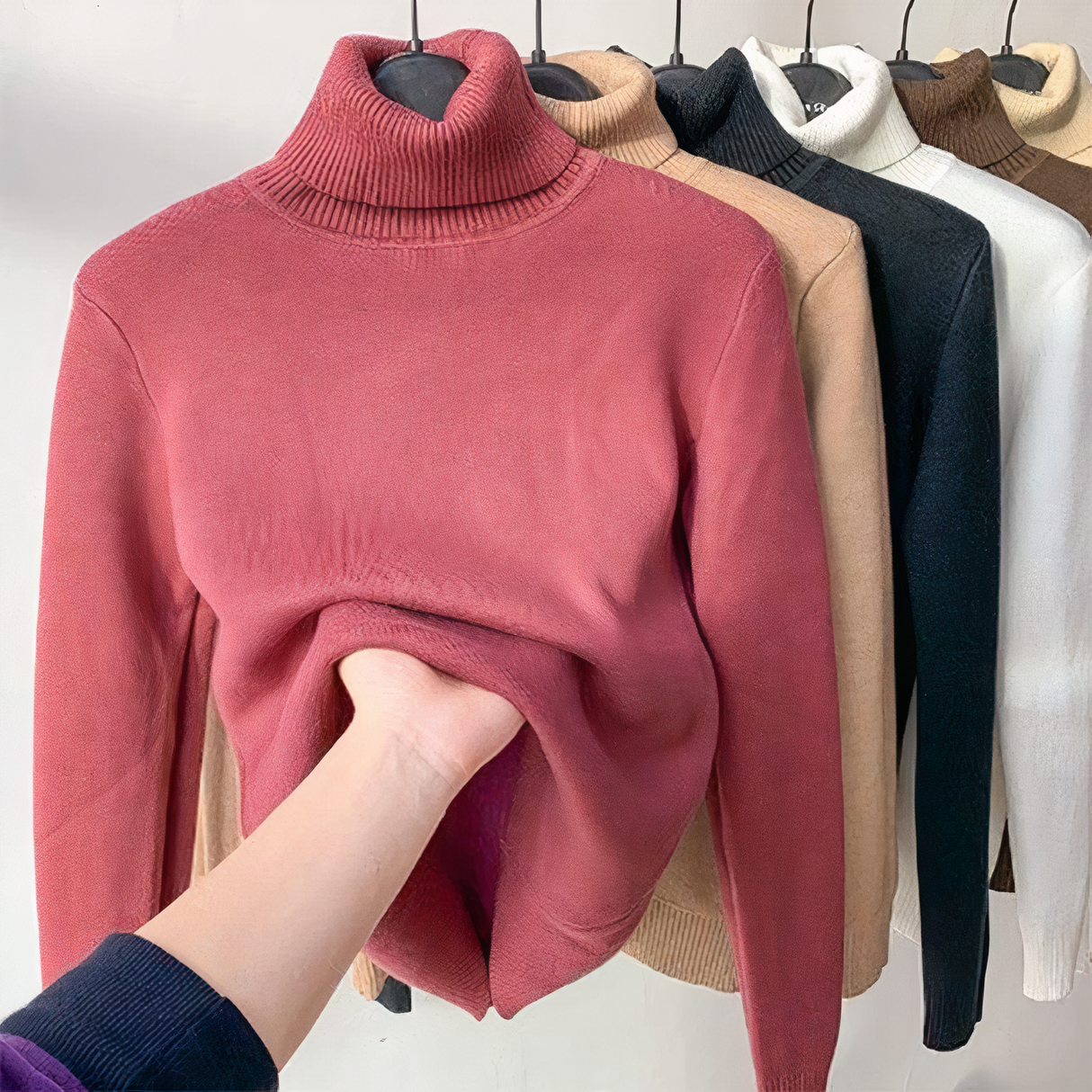 Isabella - Samtgefütterter Rollkragenpullover