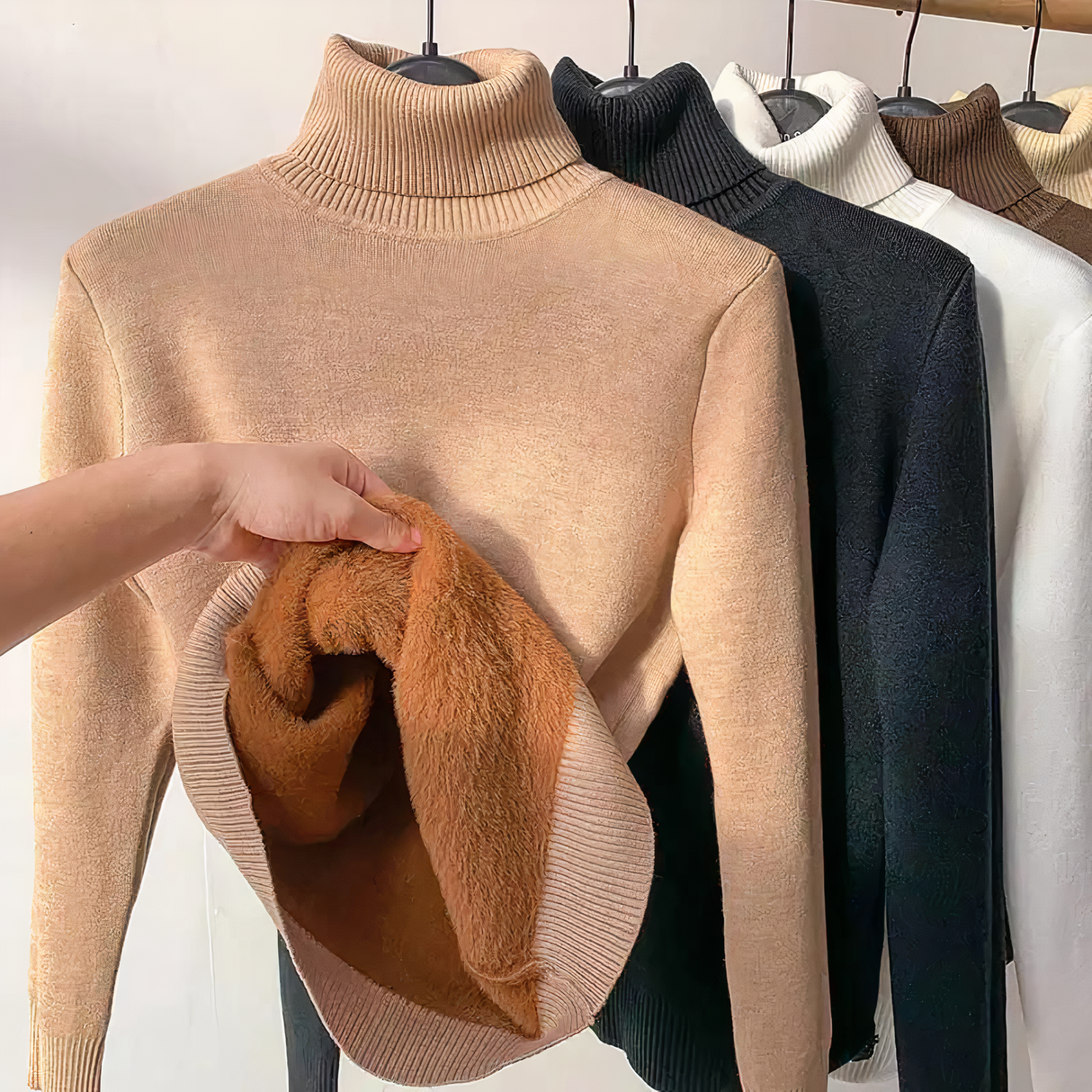 Isabella - Samtgefütterter Rollkragenpullover