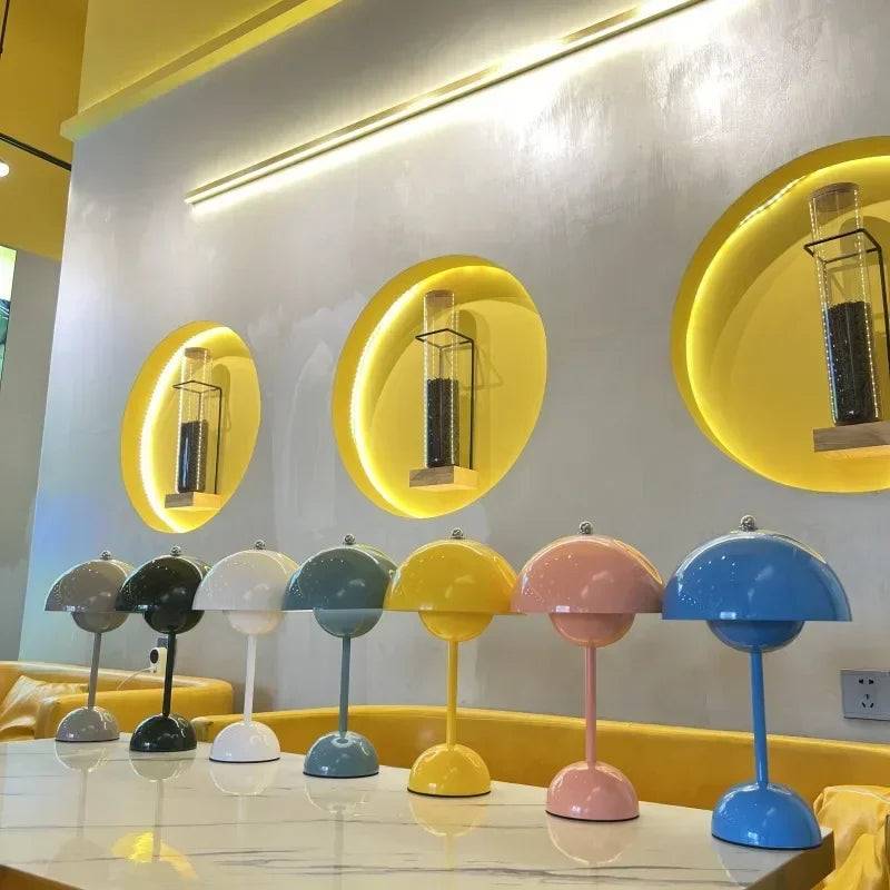 Retro Tischlampe mit nostalgischem Design und moderner Technologie