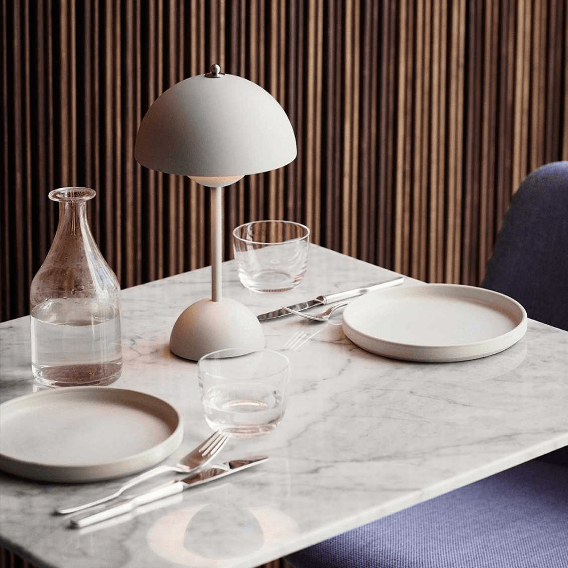 Stilvolle LED-Lampe mit modernem Design und warmem Licht